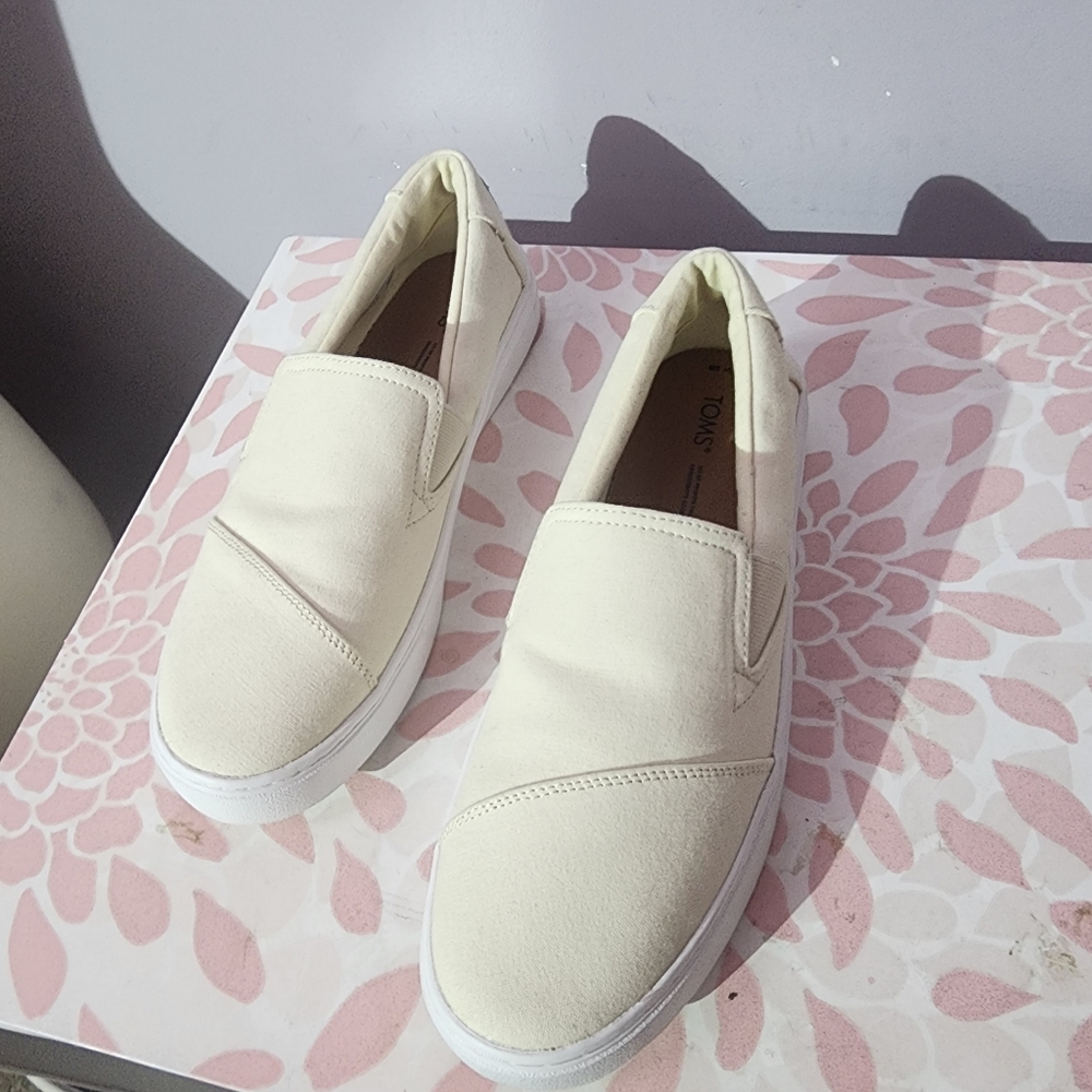 Toms white luca slip on shoes size 10 & 8